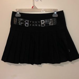 Trip pleaded skirt